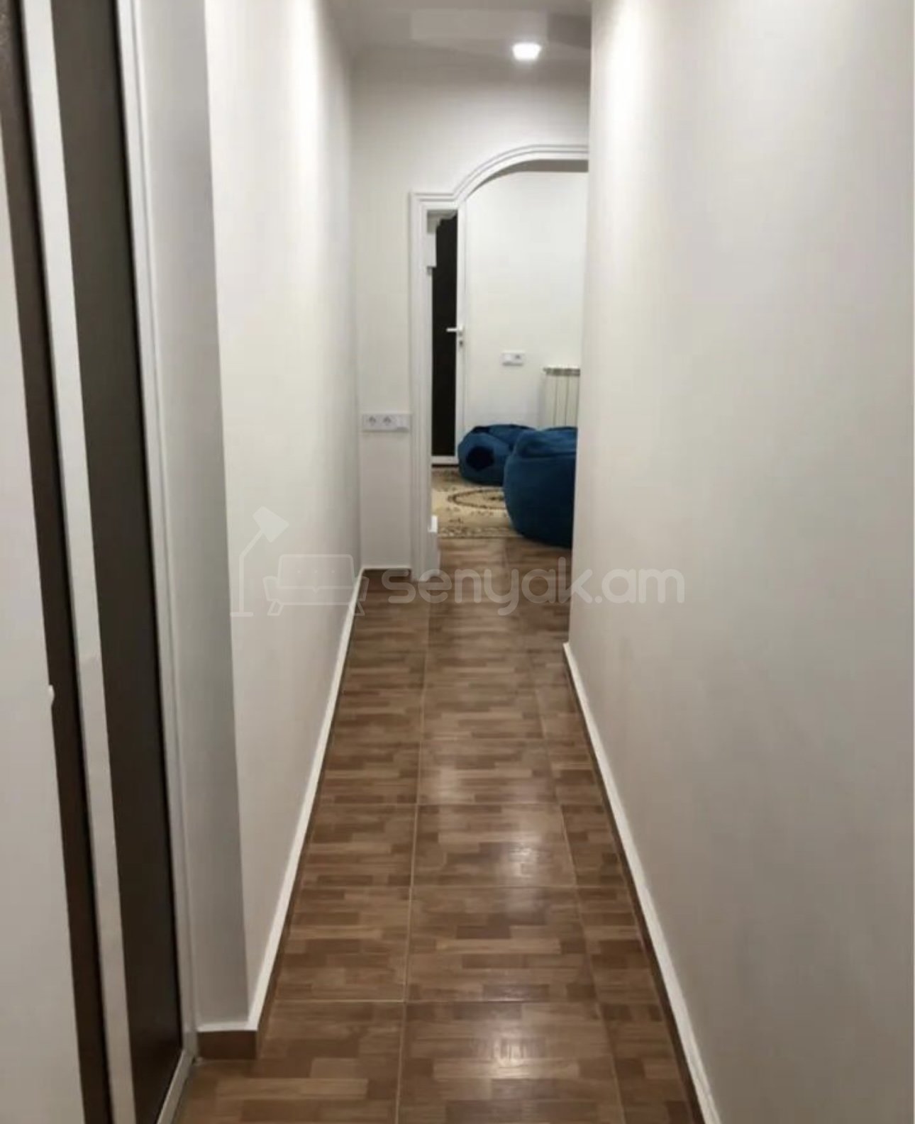 2 Սենյականոց Բնակարան Քարե Շենքում, 77քմ, 4/5 հարկ, Դիզայներական Վերանորոգված, Կահավորված