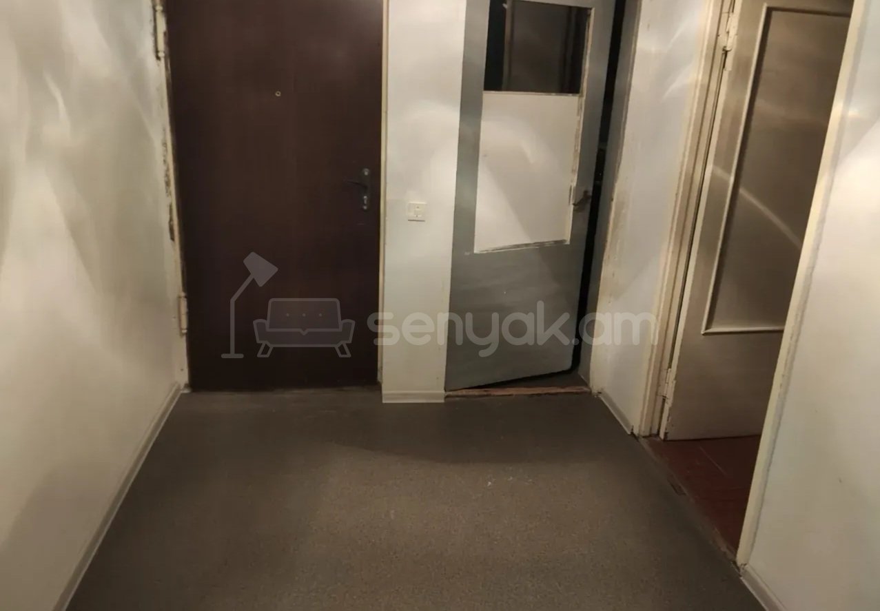 4 Սենյականոց Բնակարան, 85քմ, 1/9 հարկ, Կոսմետիկ Վերանորոգված