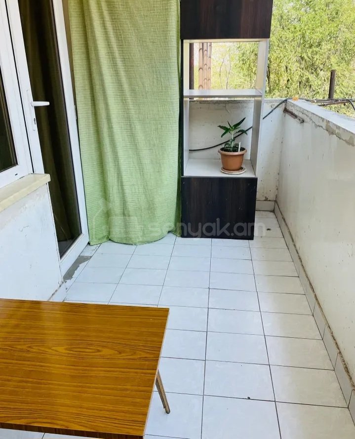 4 Սենյականոց Բնակարան Քարե Շենքում, 101քմ, 4/5 հարկ, Կոսմետիկ Վերանորոգված