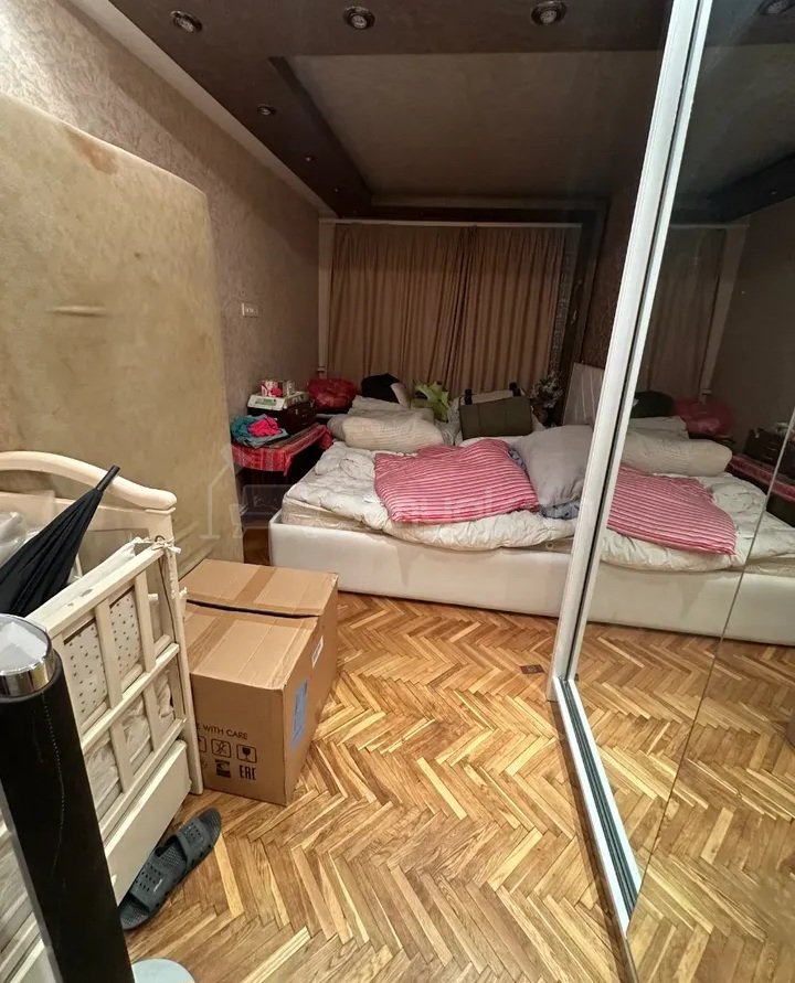 4 Սենյականոց Բնակարան Քարե Շենքում, 101քմ, 4/5 հարկ, Կոսմետիկ Վերանորոգված