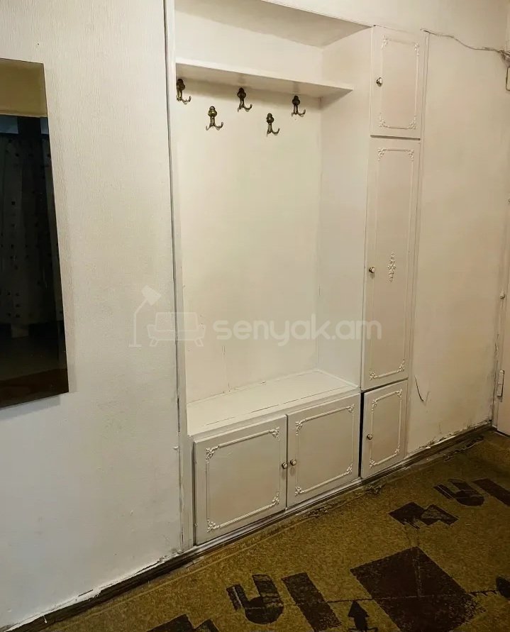 4 Սենյականոց Բնակարան Քարե Շենքում, 101քմ, 4/5 հարկ, Կոսմետիկ Վերանորոգված