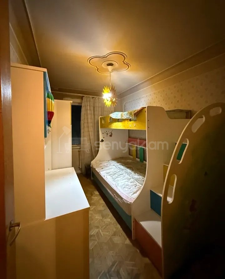 3 Սենյականոց Բնակարան Քարե Շենքում, 65քմ, 3/5 հարկ, Կապիտալ Վերանորոգված, Կահավորված