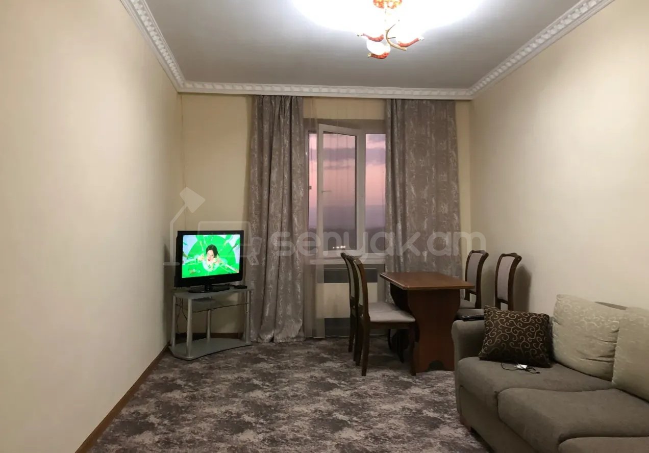 3 Սենյականոց Բնակարան Քարե Շենքում, 67քմ, 4/5 հարկ, Կոսմետիկ Վերանորոգված, Կահավորված