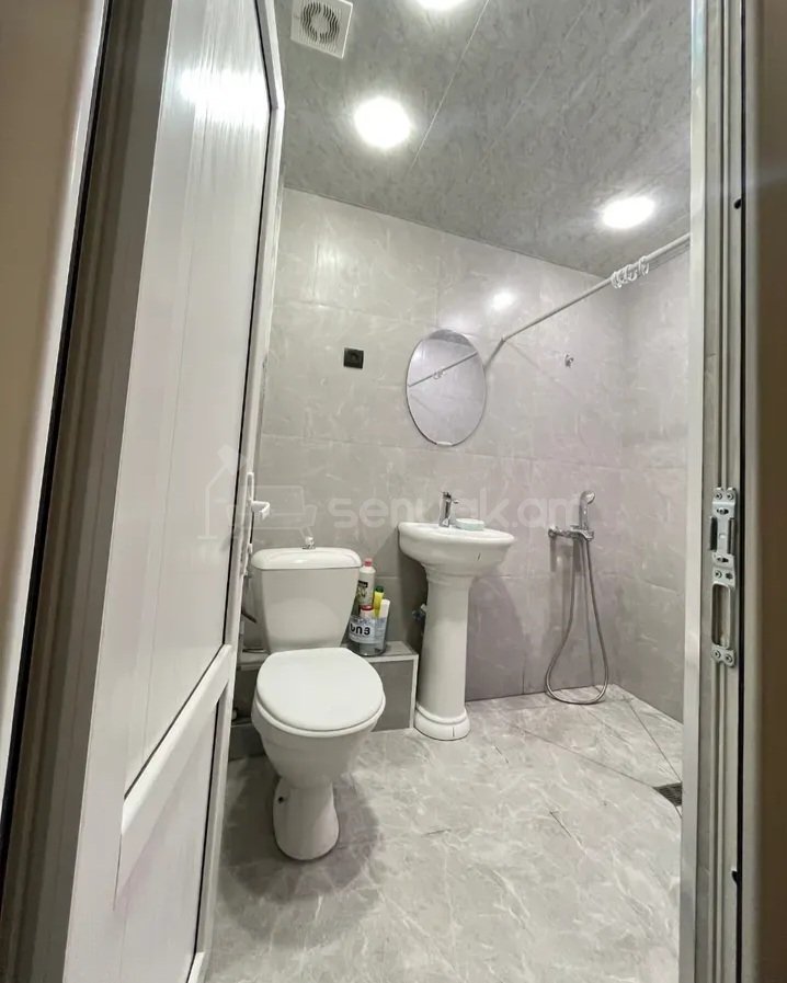 3 Սենյականոց Բնակարան Քարե Շենքում, 67քմ, 4/5 հարկ, Կոսմետիկ Վերանորոգված, Կահավորված