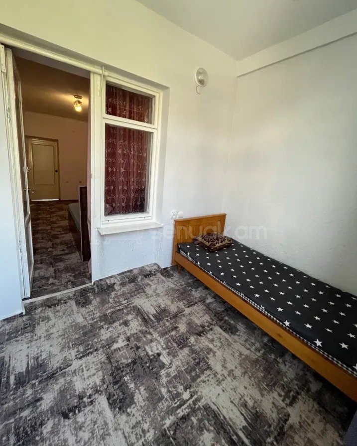 3 Սենյականոց Բնակարան Քարե Շենքում, 67քմ, 4/5 հարկ, Կոսմետիկ Վերանորոգված, Կահավորված