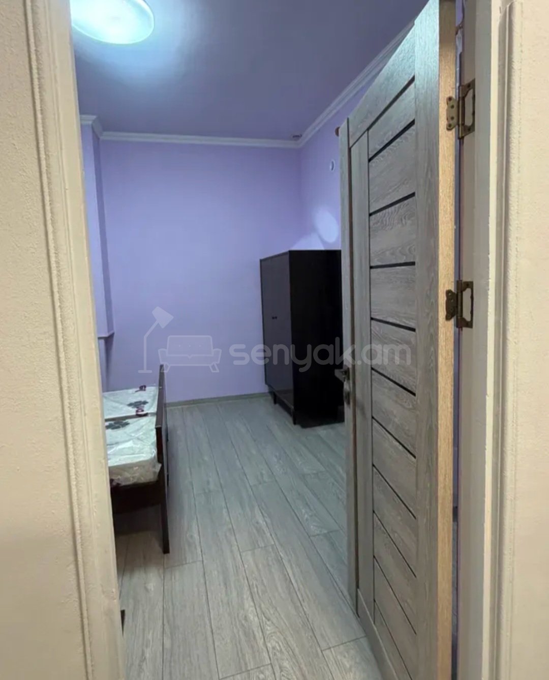 3 Սենյականոց Բնակարան Քարե Շենքում, 80քմ, 2/3 հարկ, Նորմալ Վիճակում, Կահավորված, Արևկող