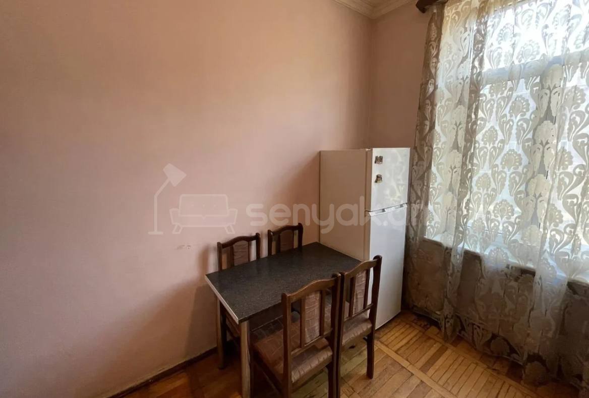 2 Սենյականոց Բնակարան Քարե Շենքում, 50քմ, 2/4 հարկ, Կապիտալ Վերանորոգված, Կահավորված