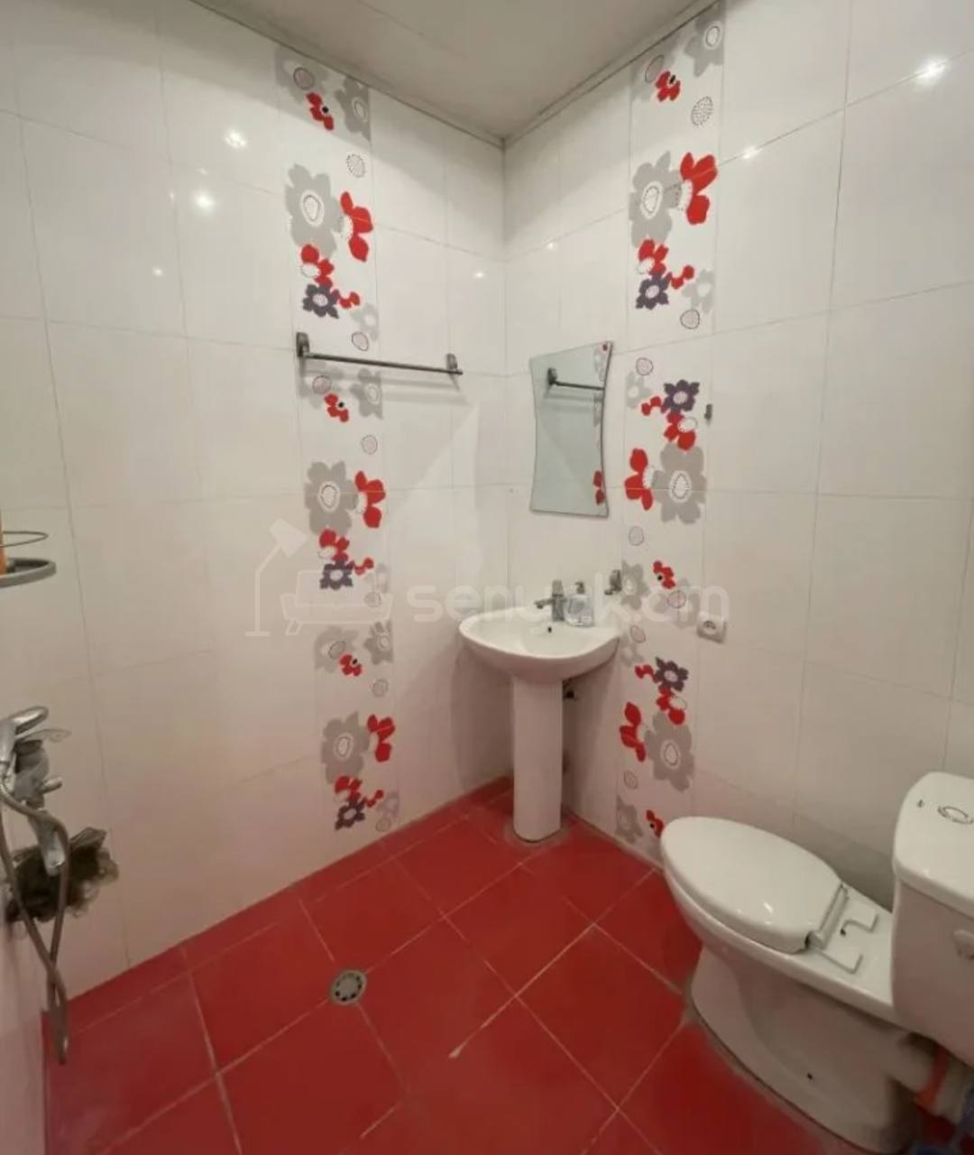 2 Սենյականոց Բնակարան Քարե Շենքում, 50քմ, 2/4 հարկ, Կապիտալ Վերանորոգված, Կահավորված