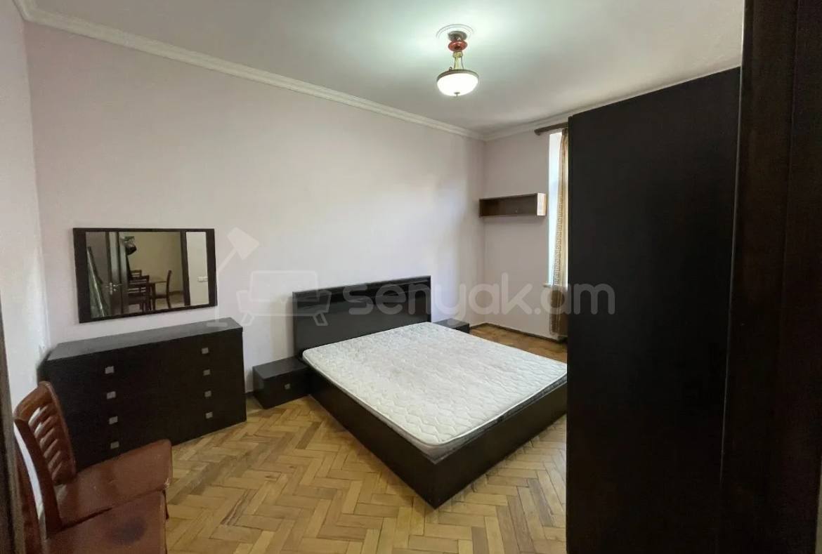 2 Սենյականոց Բնակարան Քարե Շենքում, 50քմ, 2/4 հարկ, Կապիտալ Վերանորոգված, Կահավորված