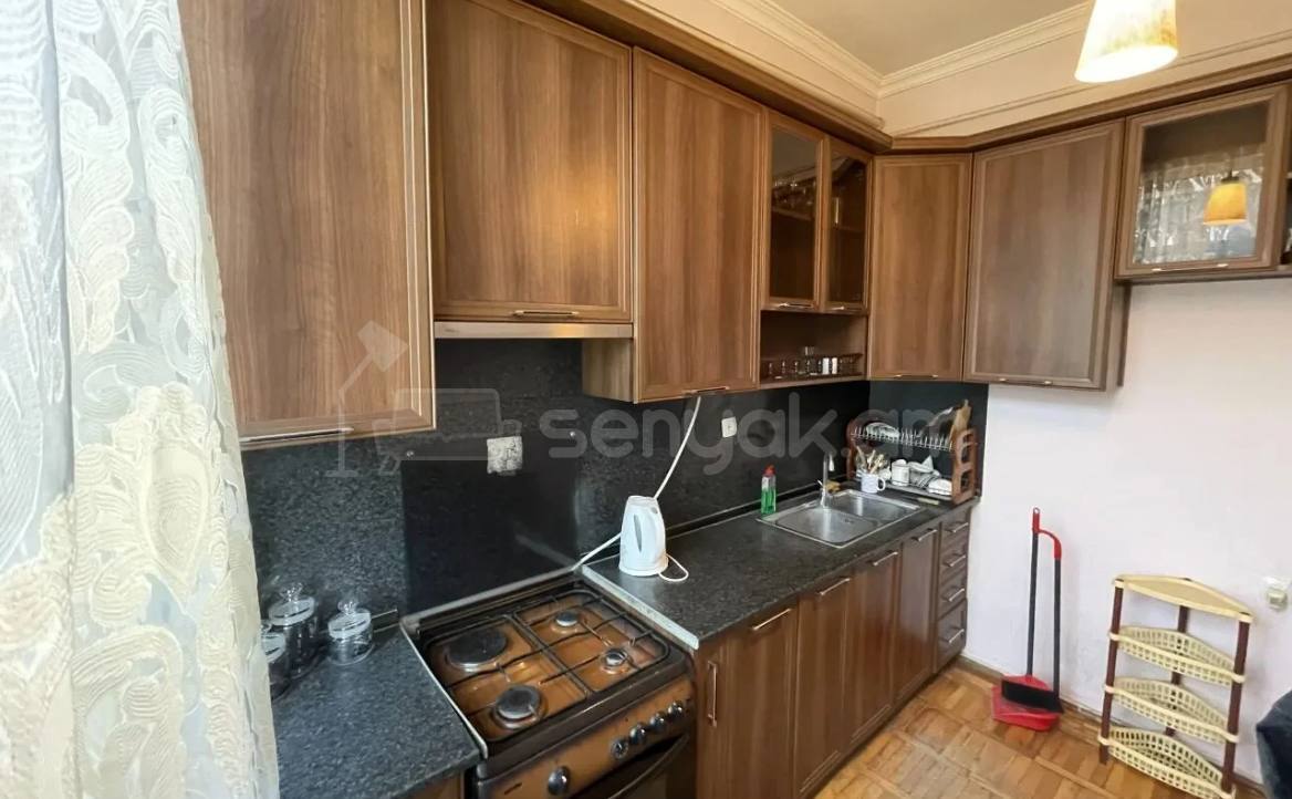 2 Սենյականոց Բնակարան Քարե Շենքում, 50քմ, 2/4 հարկ, Կապիտալ Վերանորոգված, Կահավորված