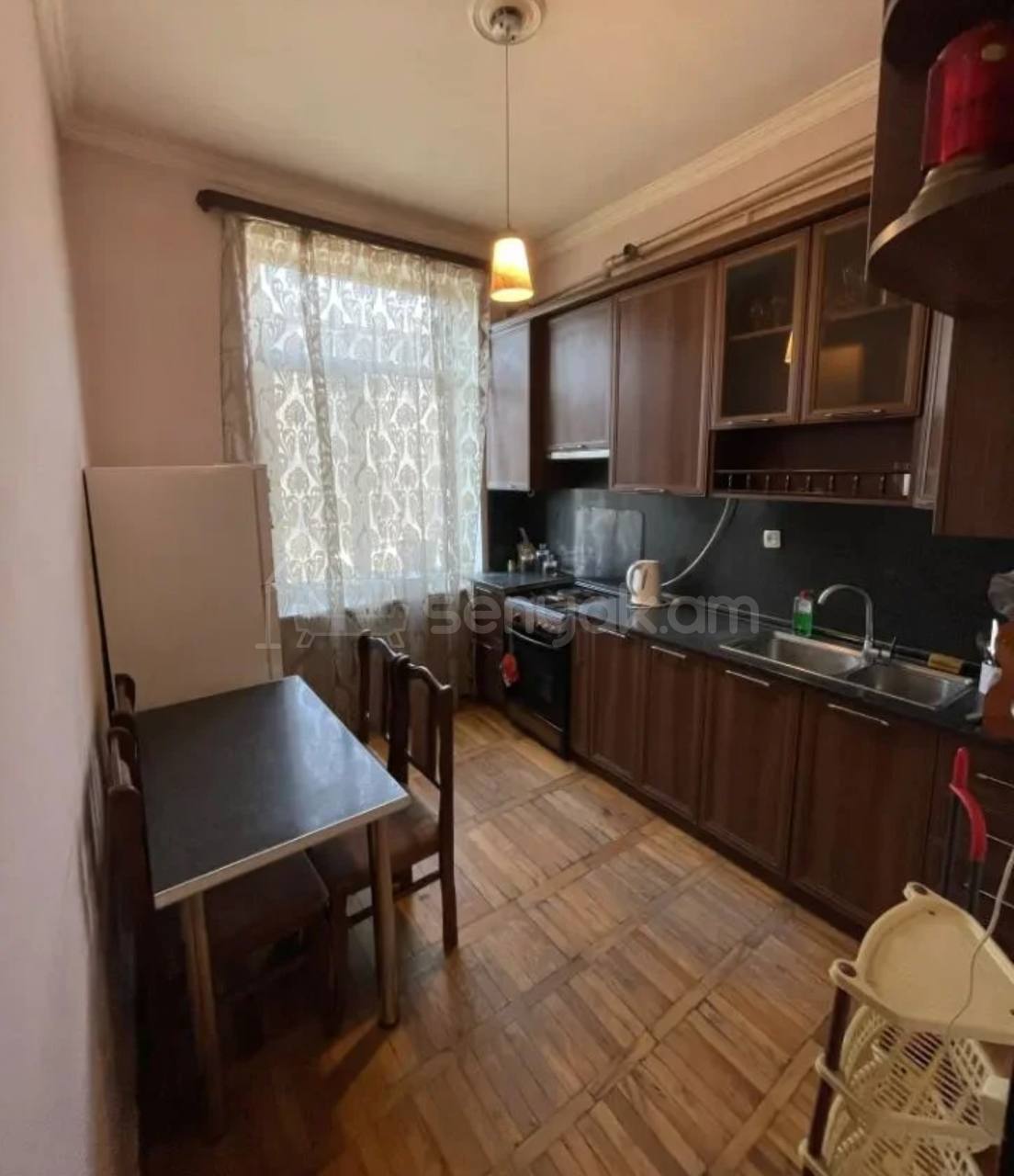 2 Սենյականոց Բնակարան Քարե Շենքում, 50քմ, 2/4 հարկ, Կապիտալ Վերանորոգված, Կահավորված