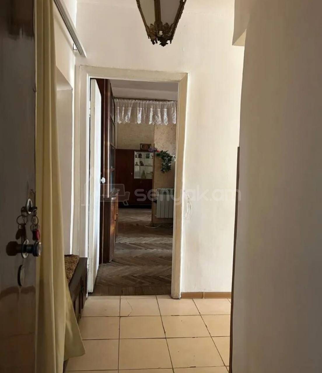 2 Սենյականոց Բնակարան Քարե Շենքում, 62քմ, 2/4 հարկ, Նորմալ Վիճակում, Կահավորված, Արևկող