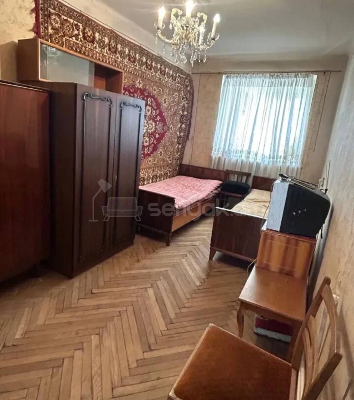 2 Սենյականոց Բնակարան Քարե Շենքում, 62քմ, 2/4 հարկ, Նորմալ Վիճակում, Կահավորված, Արևկող