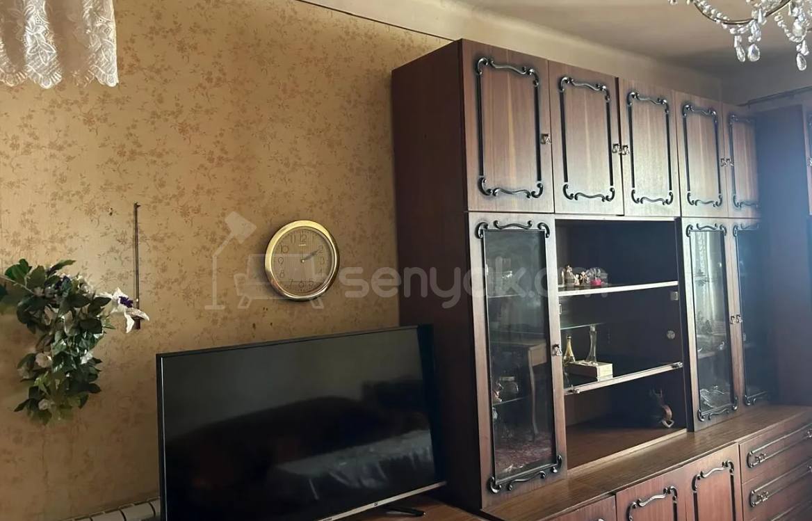 2 Սենյականոց Բնակարան Քարե Շենքում, 62քմ, 2/4 հարկ, Նորմալ Վիճակում, Կահավորված, Արևկող