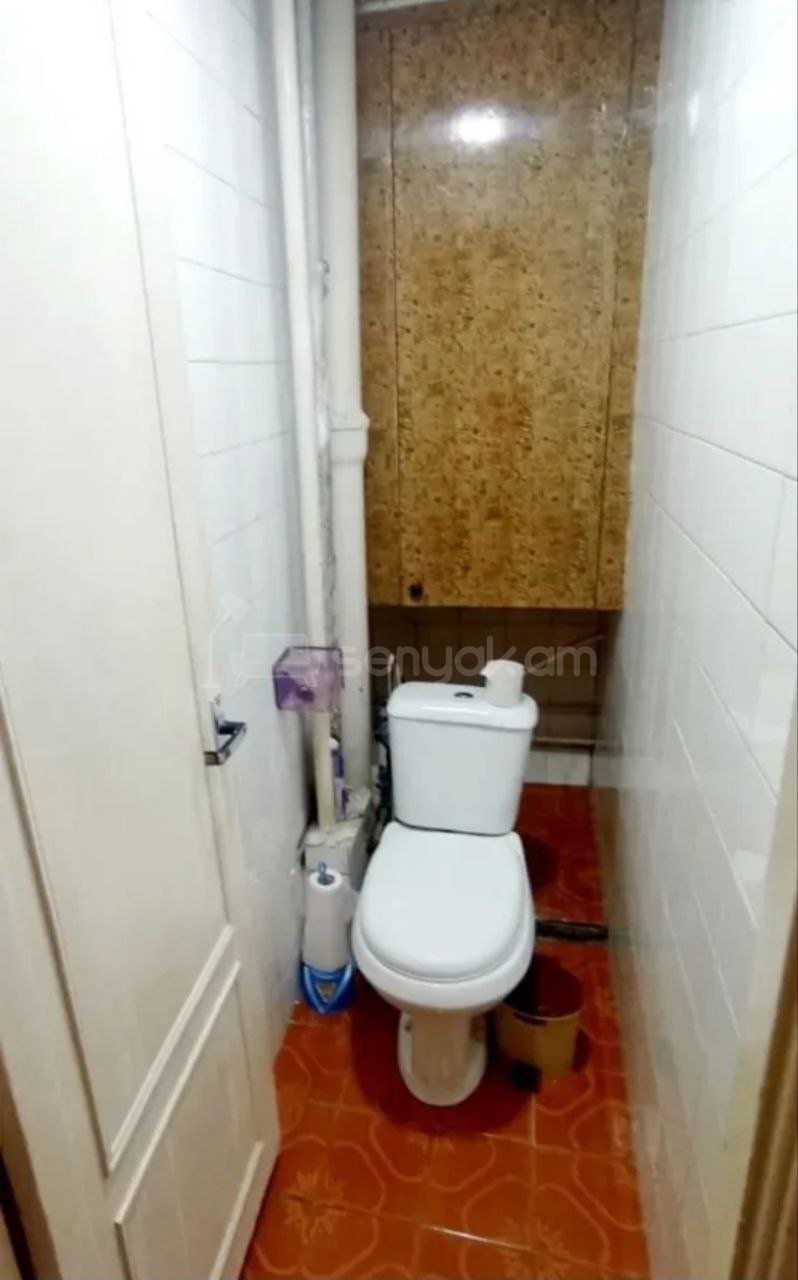 3 Սենյականոց Բնակարան, 74քմ, 2/10 հարկ, Նորմալ Վիճակում, Կահավորված, Արևկող