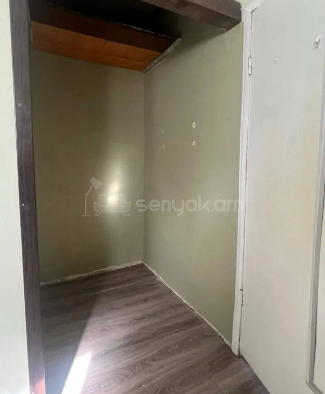 2 Սենյականոց Բնակարան Քարե Շենքում, 50քմ, 3/6 հարկ, Կապիտալ Վերանորոգված, Մասամբ Կահավորված, Արևկող