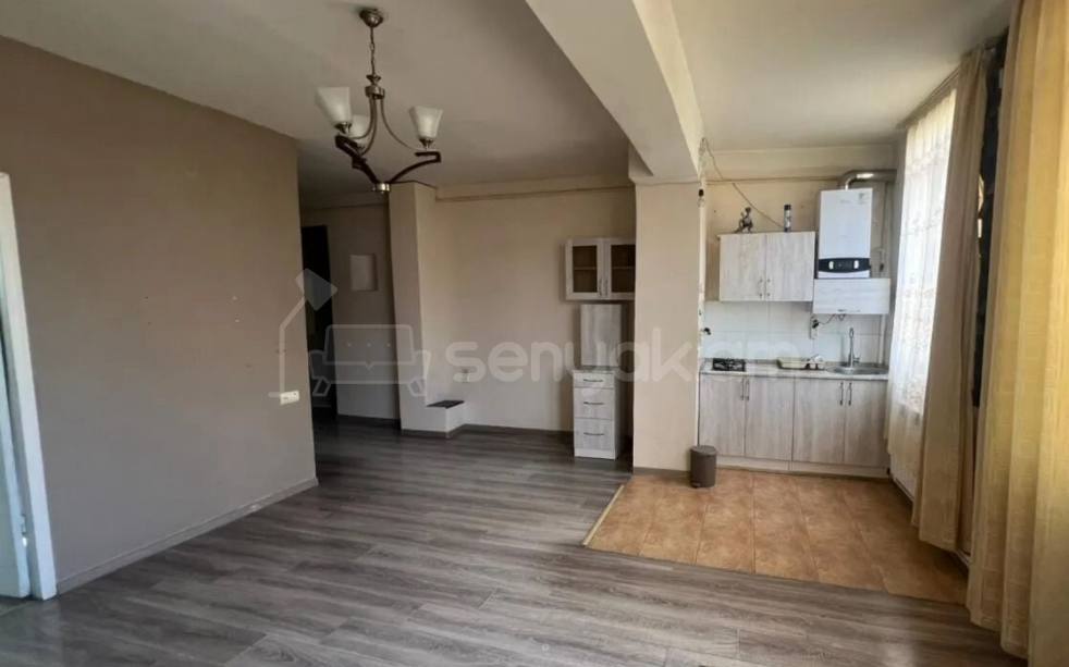 2 Սենյականոց Բնակարան Քարե Շենքում, 50քմ, 3/6 հարկ, Կապիտալ Վերանորոգված, Մասամբ Կահավորված, Արևկող