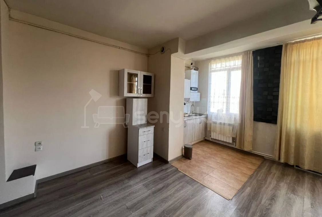 2 Սենյականոց Բնակարան Քարե Շենքում, 50քմ, 3/6 հարկ, Կապիտալ Վերանորոգված, Մասամբ Կահավորված, Արևկող