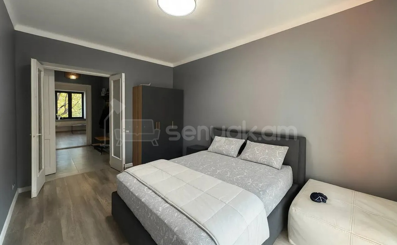 3 Սենյականոց Բնակարան Քարե Շենքում, 94քմ, 2/5 հարկ, Կապիտալ Վերանորոգված