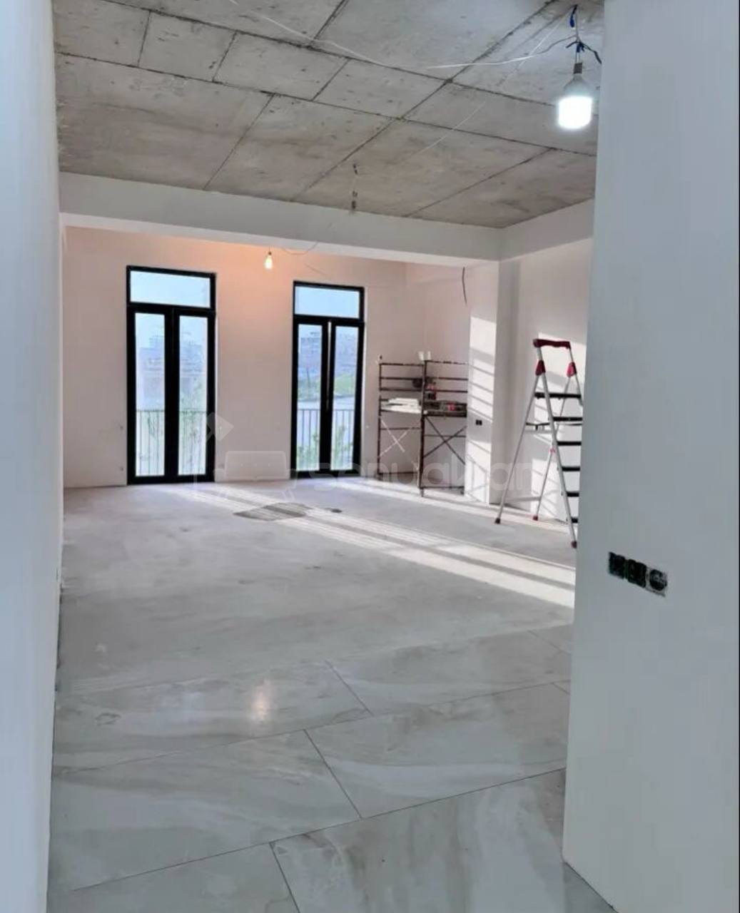 3 Սենյականոց Բնակարան Նորակառույցում, 91քմ, 3/5 հարկ, Կոսմետիկ Վերանորոգված