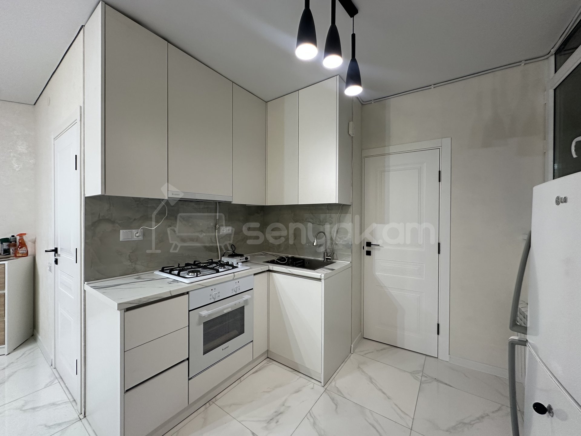 2 Սենյականոց Բնակարան, 43քմ, 11/16 հարկ, Դիզայներական Վերանորոգված