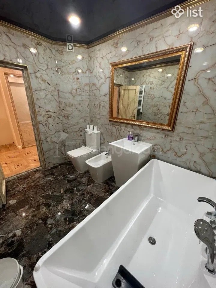 4 Սենյականոց Բնակարան, 140քմ, 3/9 հարկ, Կապիտալ Վերանորոգված, Կահավորված, Արևկող