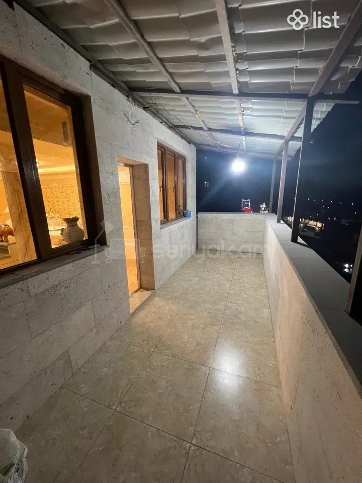 4 Սենյականոց Բնակարան, 140քմ, 3/9 հարկ, Կապիտալ Վերանորոգված, Կահավորված, Արևկող