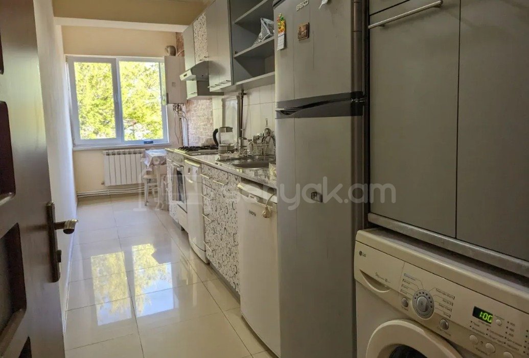 3 Սենյականոց Բնակարան Քարե Շենքում, 112քմ, 3/5 հարկ, Կապիտալ Վերանորոգված