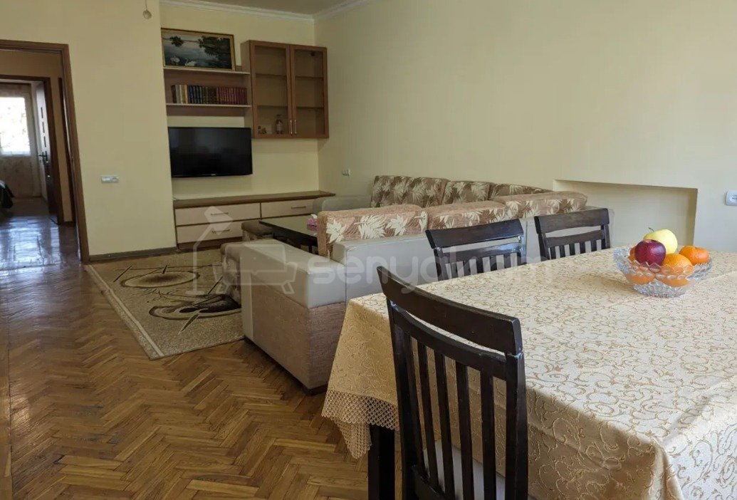 3 Սենյականոց Բնակարան Քարե Շենքում, 112քմ, 3/5 հարկ, Կապիտալ Վերանորոգված