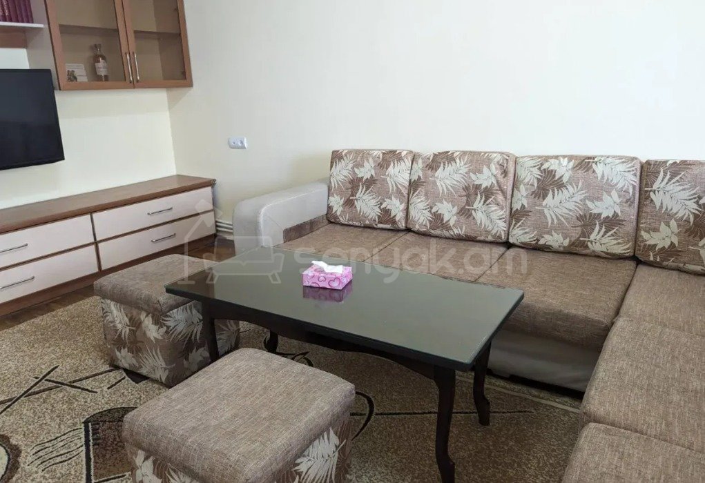 3 Սենյականոց Բնակարան Քարե Շենքում, 112քմ, 3/5 հարկ, Կապիտալ Վերանորոգված