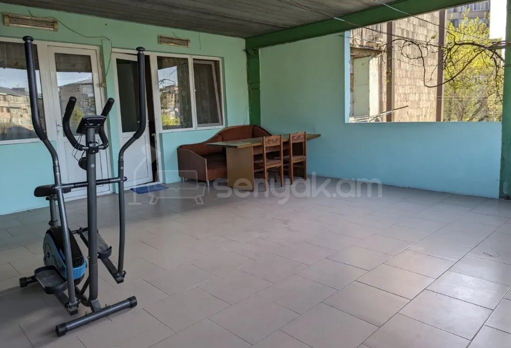 3 Սենյականոց Բնակարան Քարե Շենքում, 112քմ, 3/5 հարկ, Կապիտալ Վերանորոգված