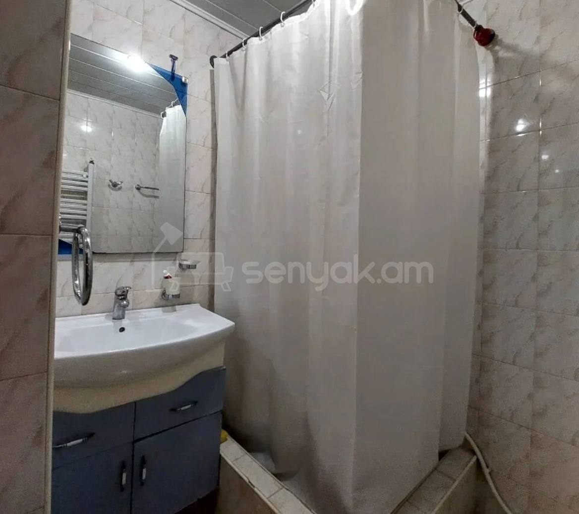 4 Սենյականոց Բնակարան, 90քմ, 3/9 հարկ, Նորմալ Վիճակում