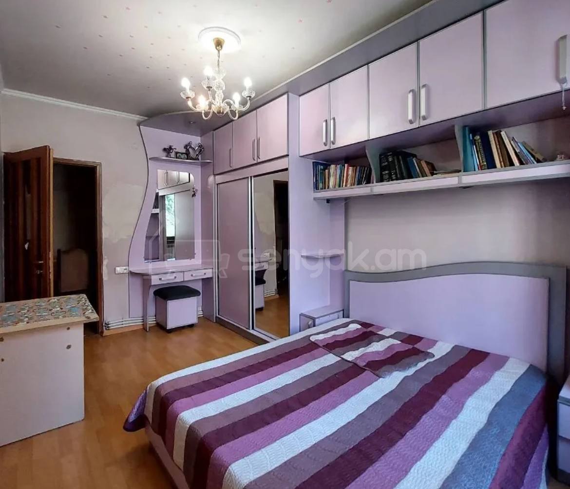 4 Սենյականոց Բնակարան, 90քմ, 3/9 հարկ, Նորմալ Վիճակում