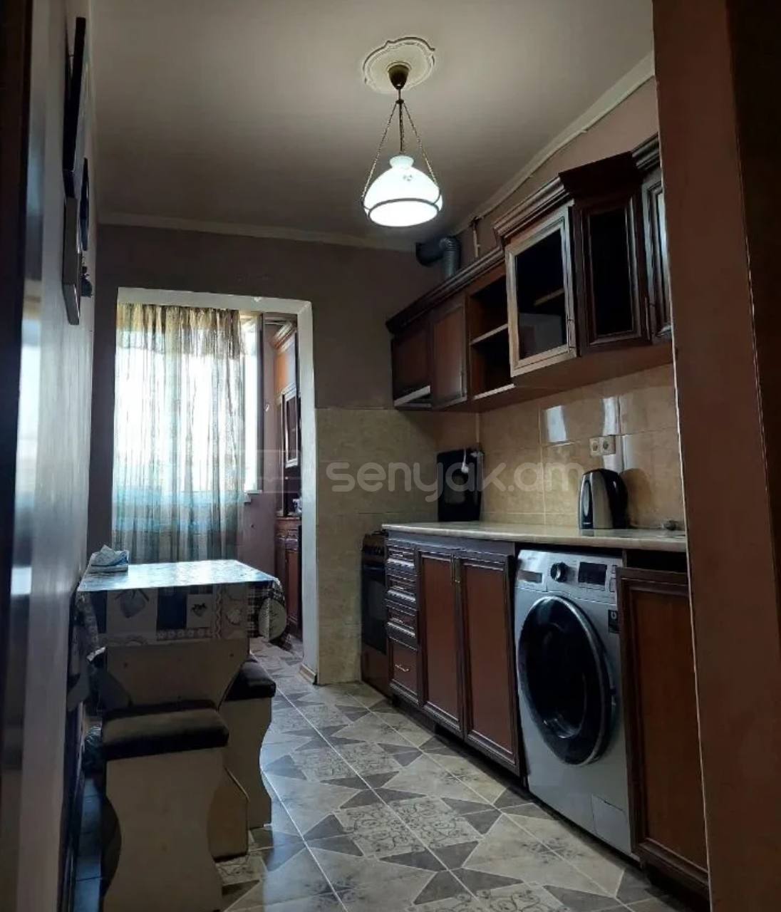 4 Սենյականոց Բնակարան, 90քմ, 3/9 հարկ, Նորմալ Վիճակում