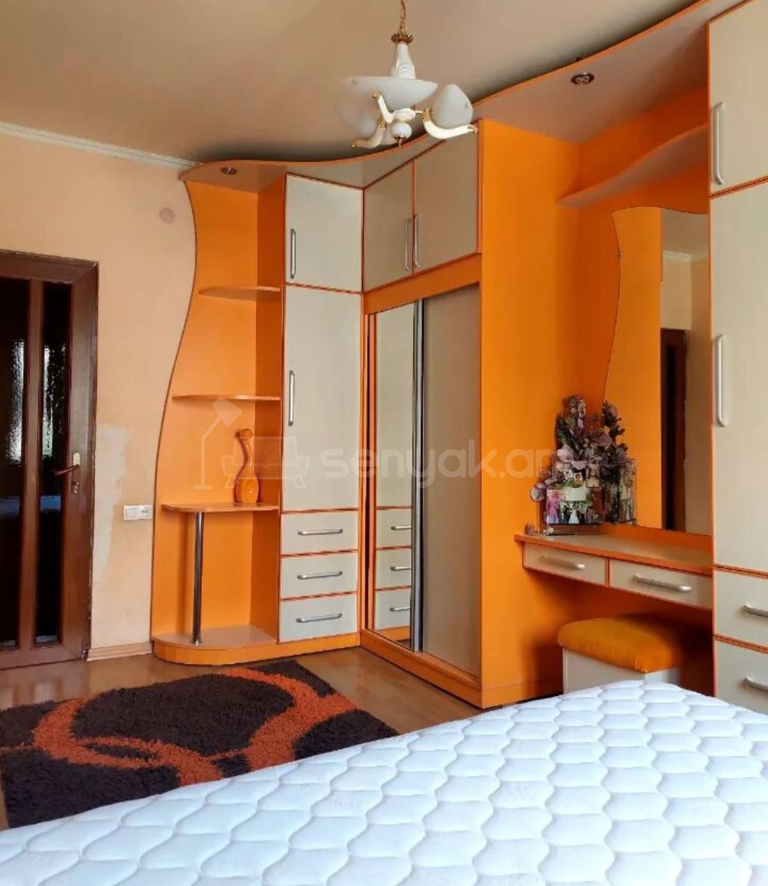 4 Սենյականոց Բնակարան, 90քմ, 3/9 հարկ, Նորմալ Վիճակում