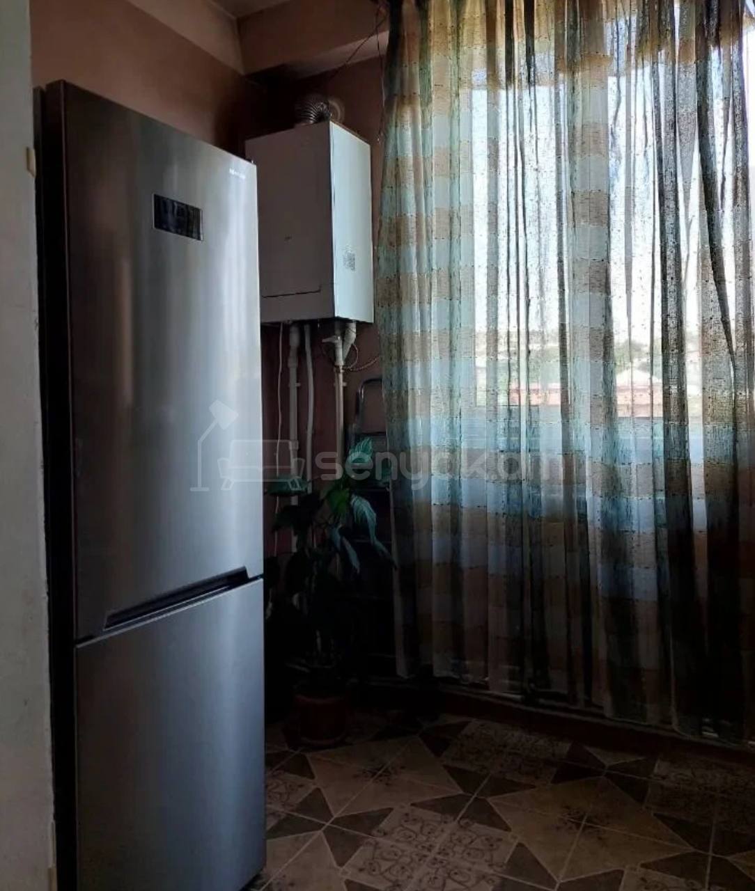 4 Սենյականոց Բնակարան, 90քմ, 3/9 հարկ, Նորմալ Վիճակում