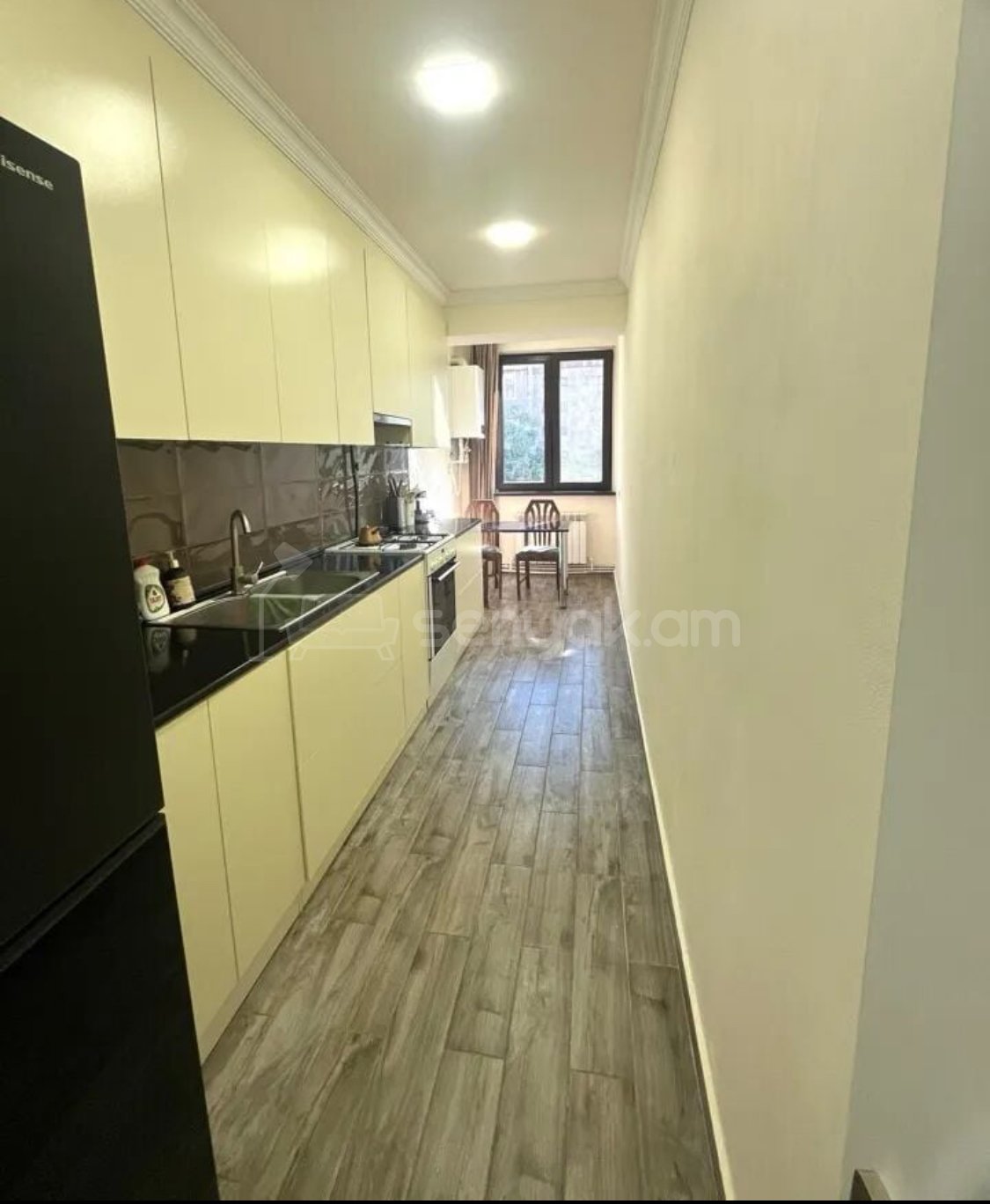 4 Սենյականոց Բնակարան Քարե Շենքում, 94քմ, 3/5 հարկ, Կոսմետիկ Վերանորոգված