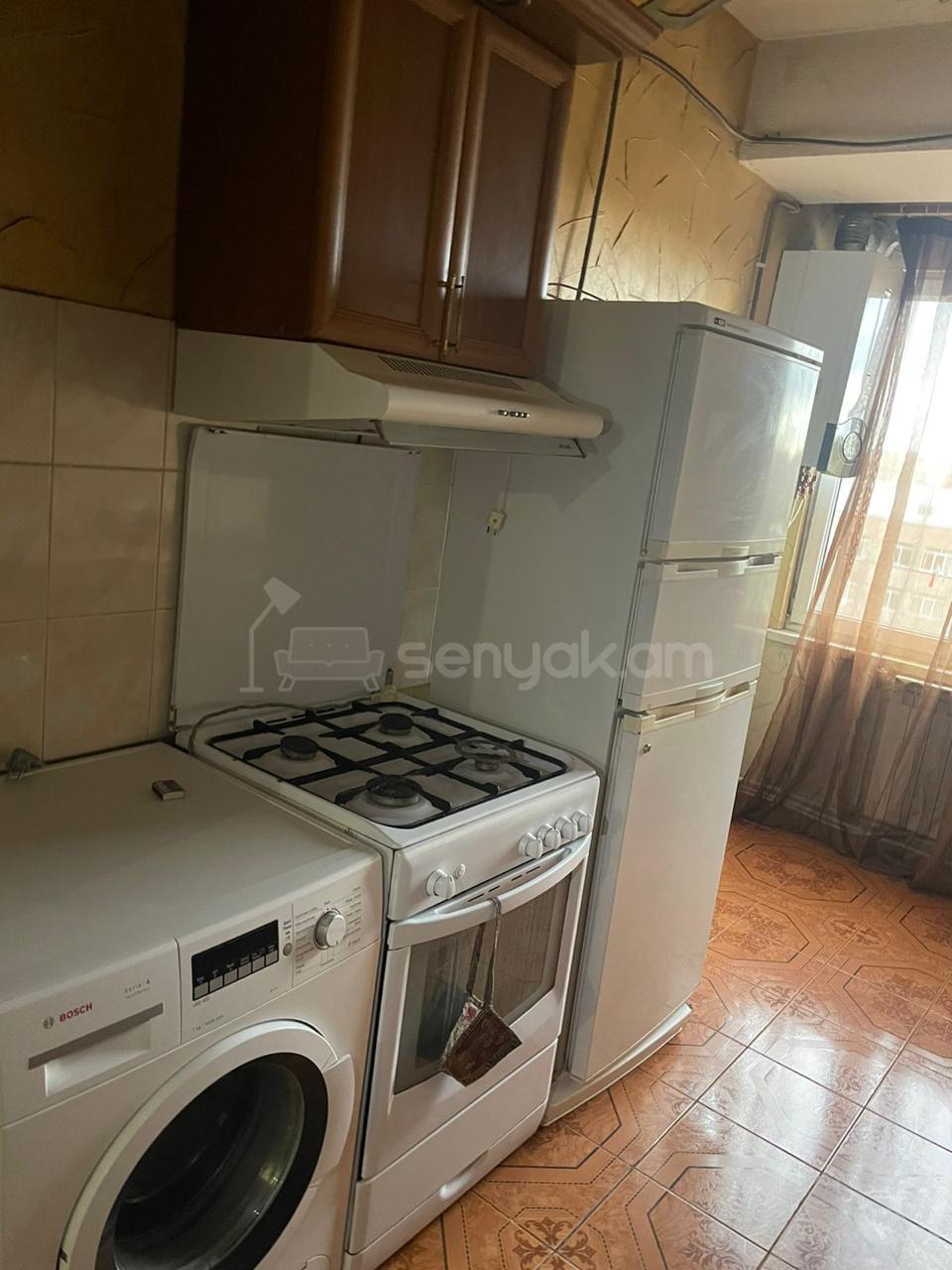 3 Սենյականոց Բնակարան, 80քմ, 2/14 հարկ, Նորմալ Վիճակում, Կահավորված