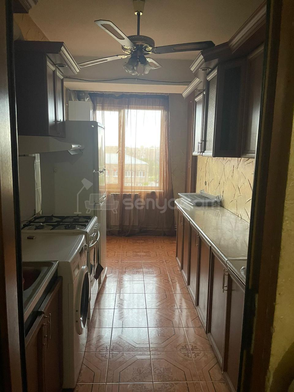 3 Սենյականոց Բնակարան, 80քմ, 2/14 հարկ, Նորմալ Վիճակում, Կահավորված