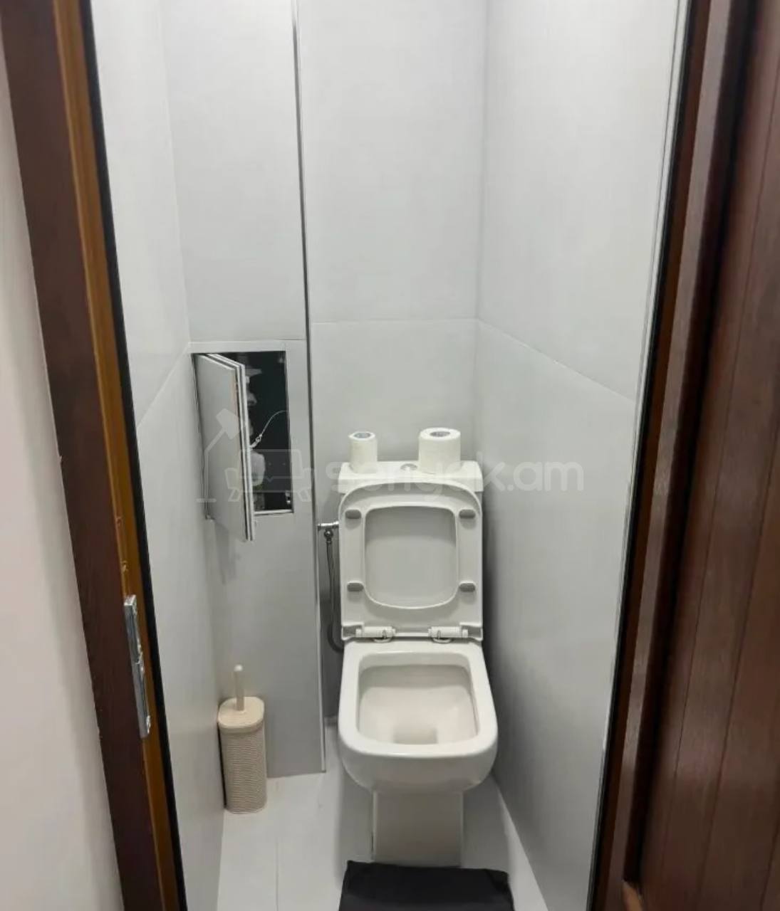 2 Սենյականոց Բնակարան Քարե Շենքում, 65քմ, 5/5 հարկ, Կապիտալ Վերանորոգված, Կահավորված