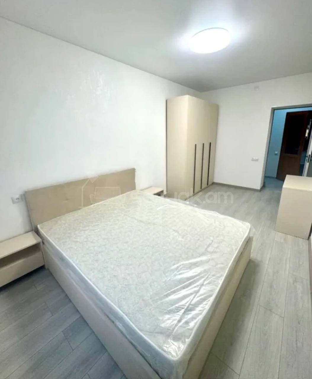 2 Սենյականոց Բնակարան Քարե Շենքում, 65քմ, 5/5 հարկ, Կապիտալ Վերանորոգված, Կահավորված