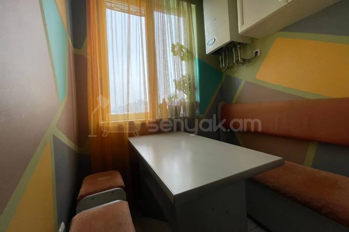 2 Սենյականոց Բնակարան Քարե Շենքում, 50քմ, 5/5 հարկ, Կապիտալ Վերանորոգված, Կահավորված, Արևկող