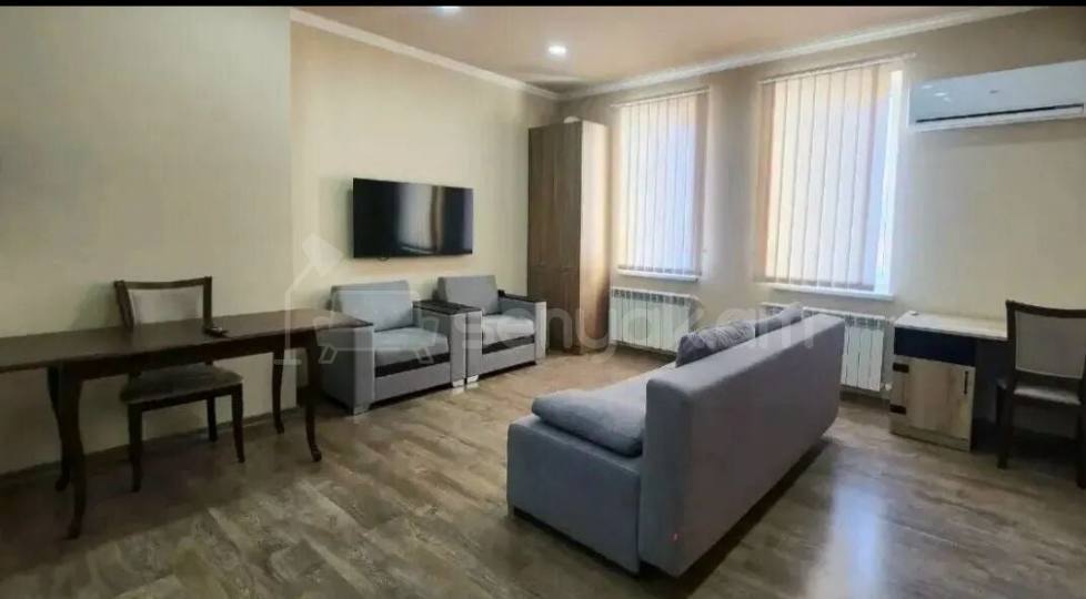 2 Սենյականոց Բնակարան Քարե Շենքում, 75քմ, 6/7 հարկ, Կապիտալ Վերանորոգված, Կահավորված, Արևկող