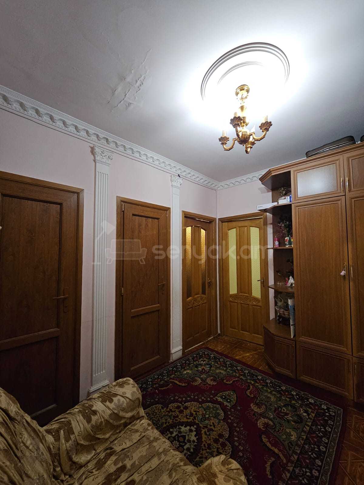 3 Սենյականոց Բնակարան, 80քմ, 2/9 հարկ, Կոսմետիկ Վերանորոգված, Կահավորված