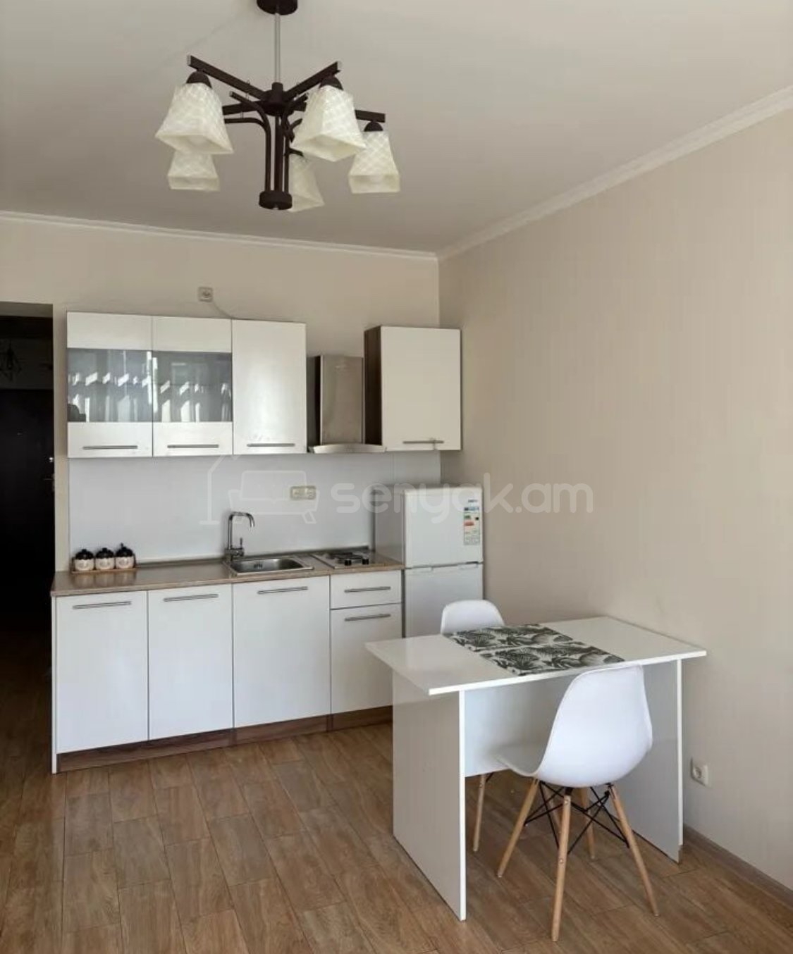 2 Սենյականոց Բնակարան Քարե Շենքում, 53քմ, 3/5 հարկ, Կապիտալ Վերանորոգված, Կահավորված