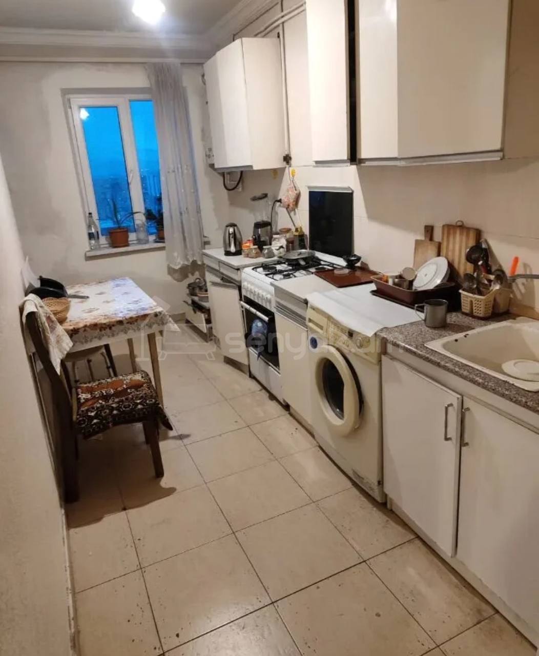 3 Սենյականոց Բնակարան, 80քմ, 9/9 հարկ, Պետական Վիճակում, Կահավորված