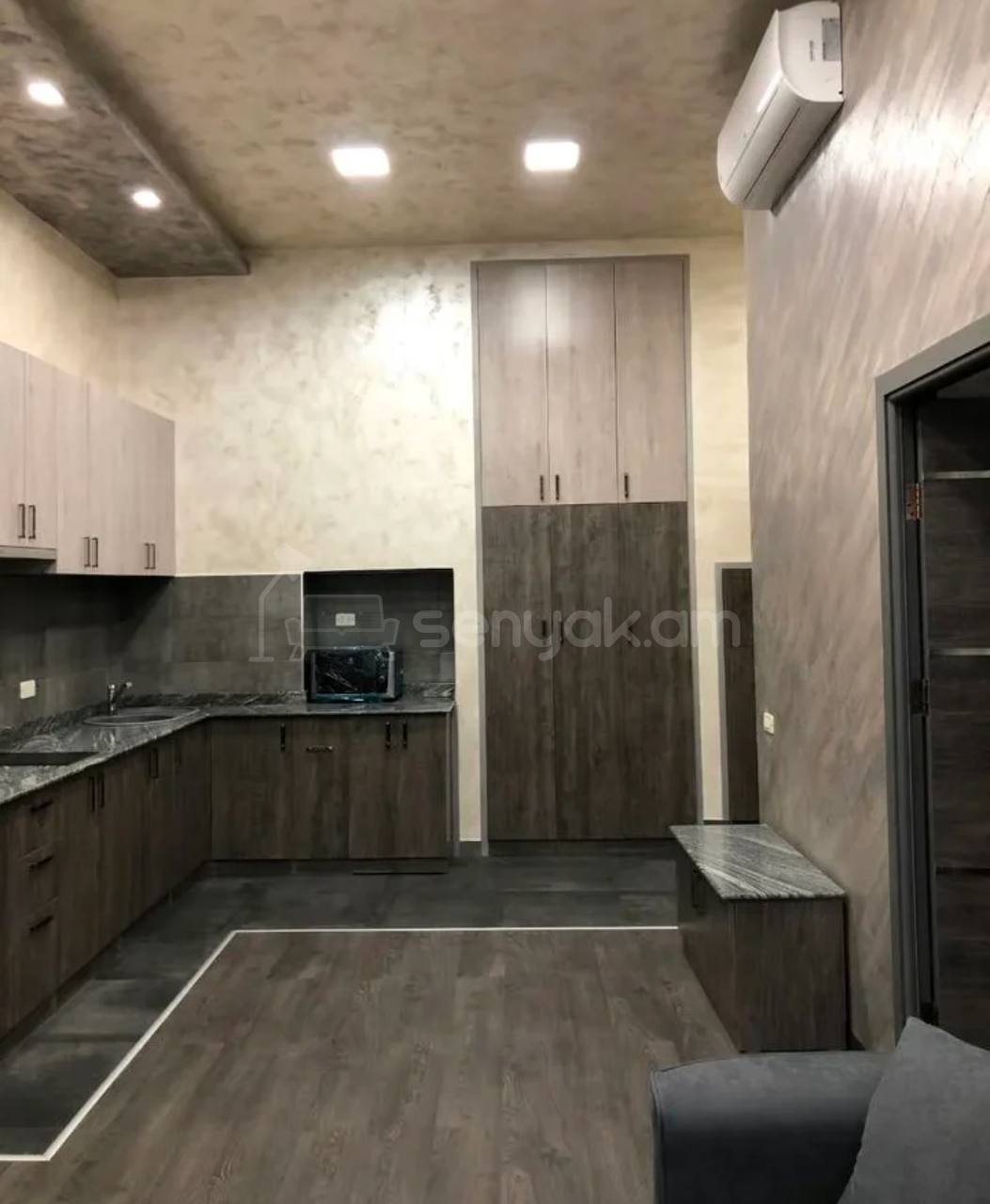 2 Սենյականոց Բնակարան Քարե Շենքում, 50քմ, 1/5 հարկ, Կապիտալ Վերանորոգված, Կահավորված, Արևկող