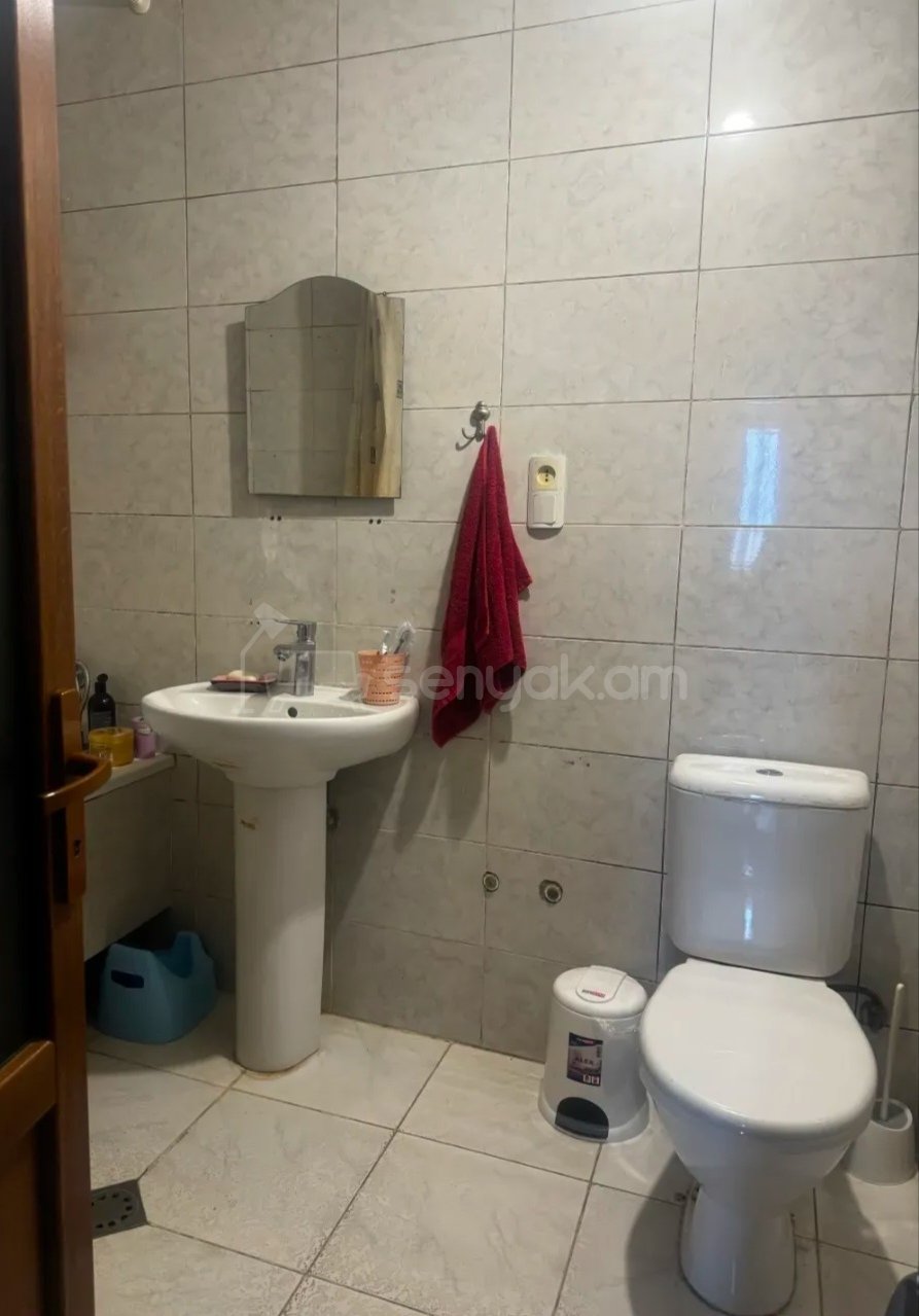 3 Սենյականոց Բնակարան, 80քմ, 16/16 հարկ, Նորմալ Վիճակում, Կահավորված