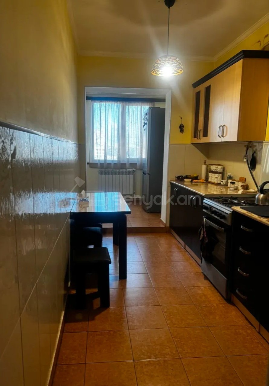 3 Սենյականոց Բնակարան, 80քմ, 16/16 հարկ, Նորմալ Վիճակում, Կահավորված