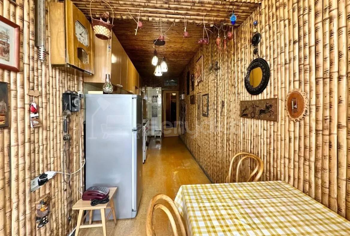 2 Սենյականոց Բնակարան Քարե Շենքում, 67քմ, 4/5 հարկ, Նորմալ Վիճակում, Կահավորված